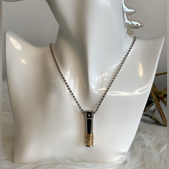 NECKLACE - Picture 1 of 4